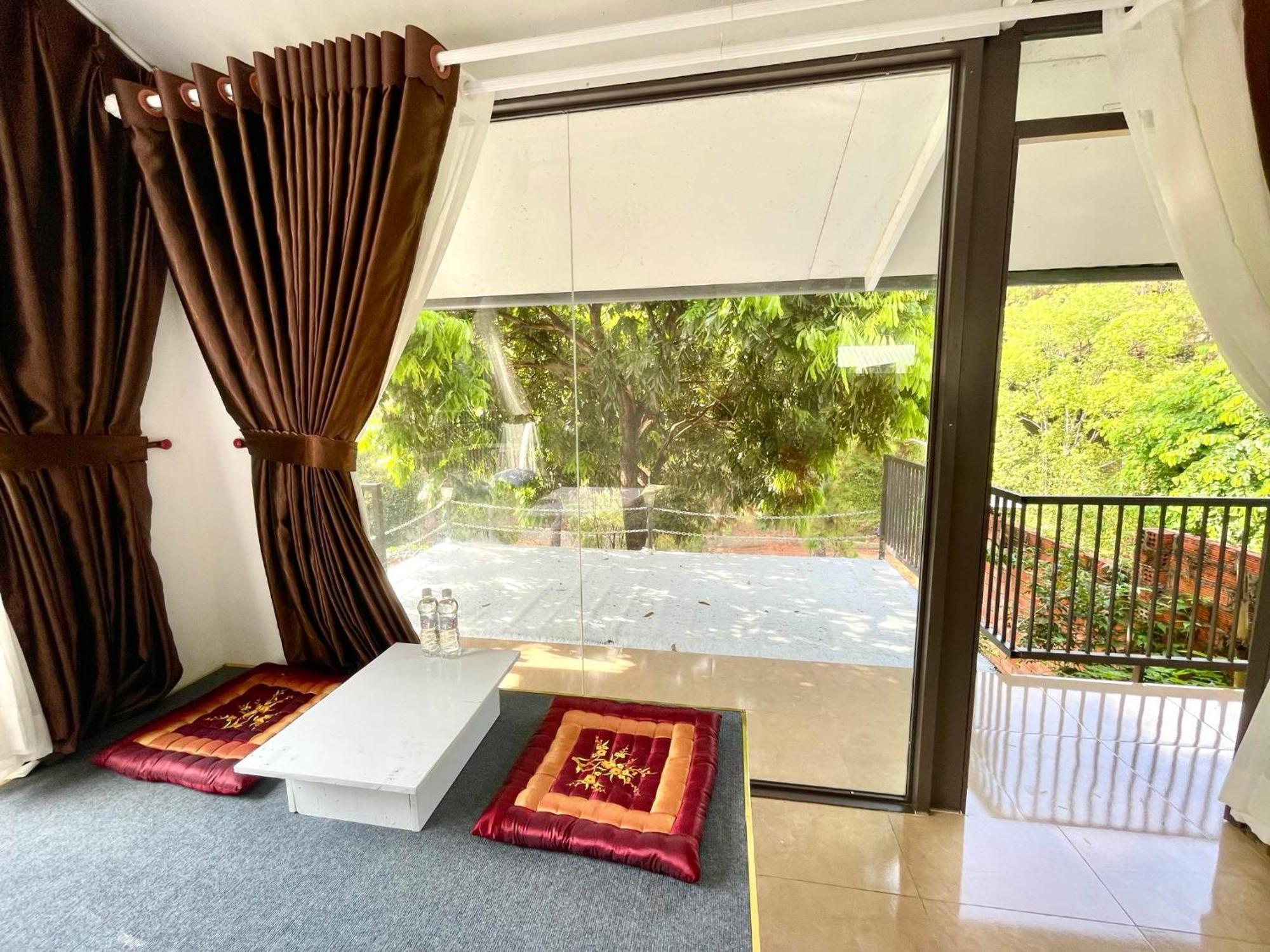 Lake View Homestay 플레이쿠 외부 사진